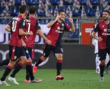 卡利亚里主场力挫敌手，赢得掌声